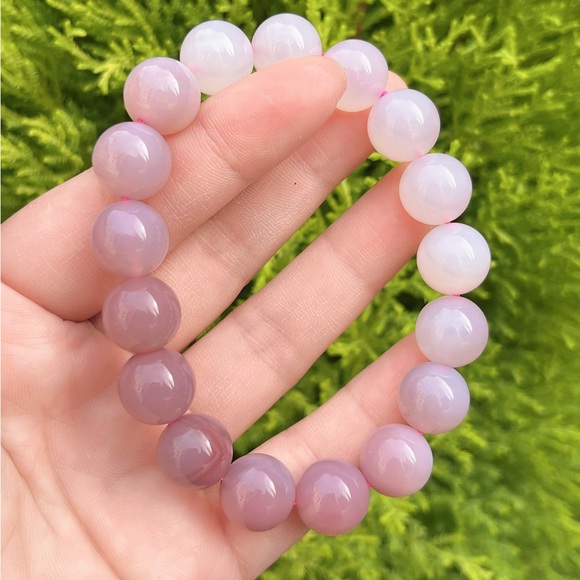 Jewelry - 14mm stretchable natural Yanyuan agate‎ bracelet